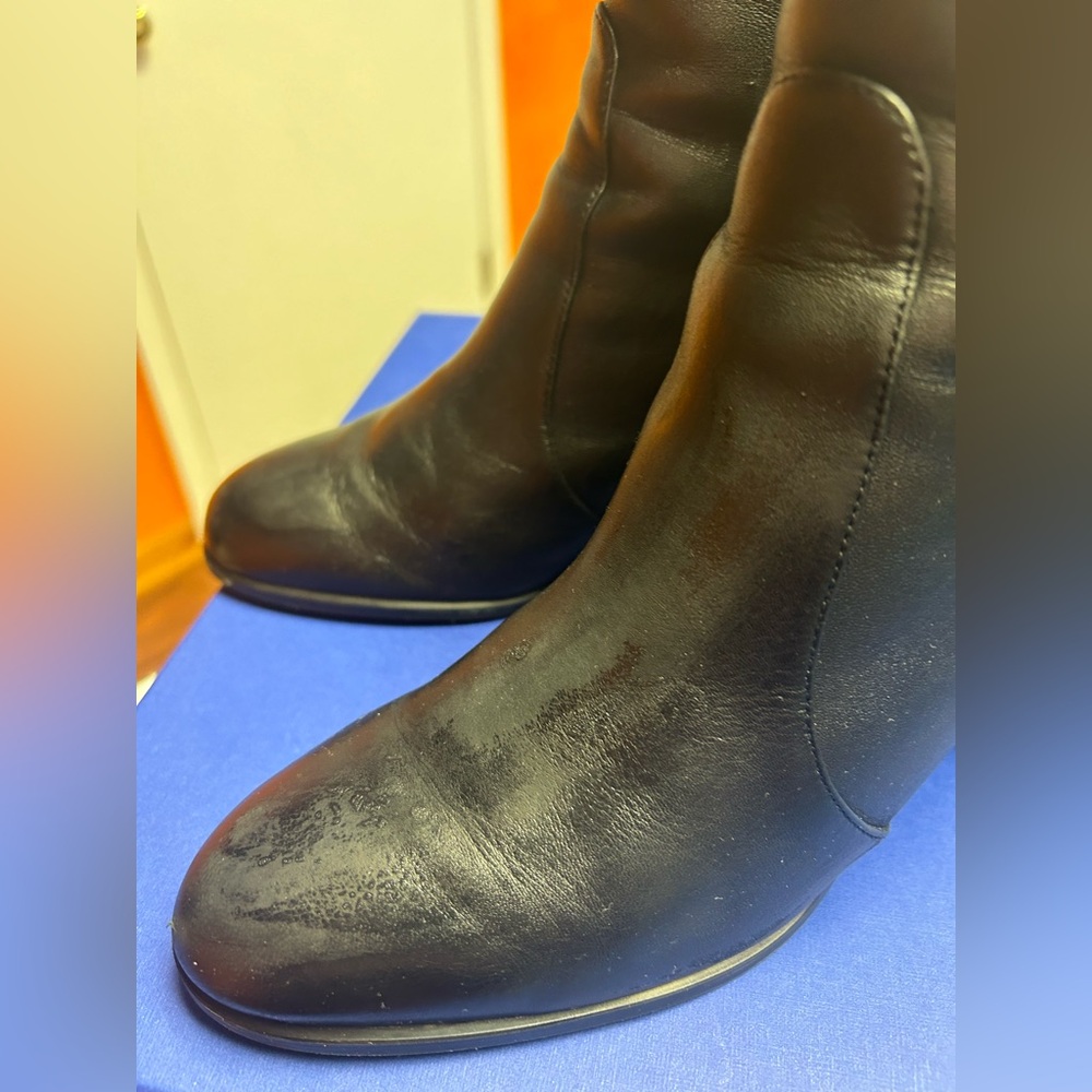 Stylish Stuart Weitzman Boots - image 2